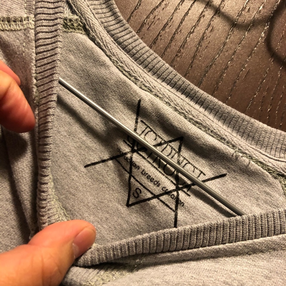 D struct sweater - Picture 2 of 3
